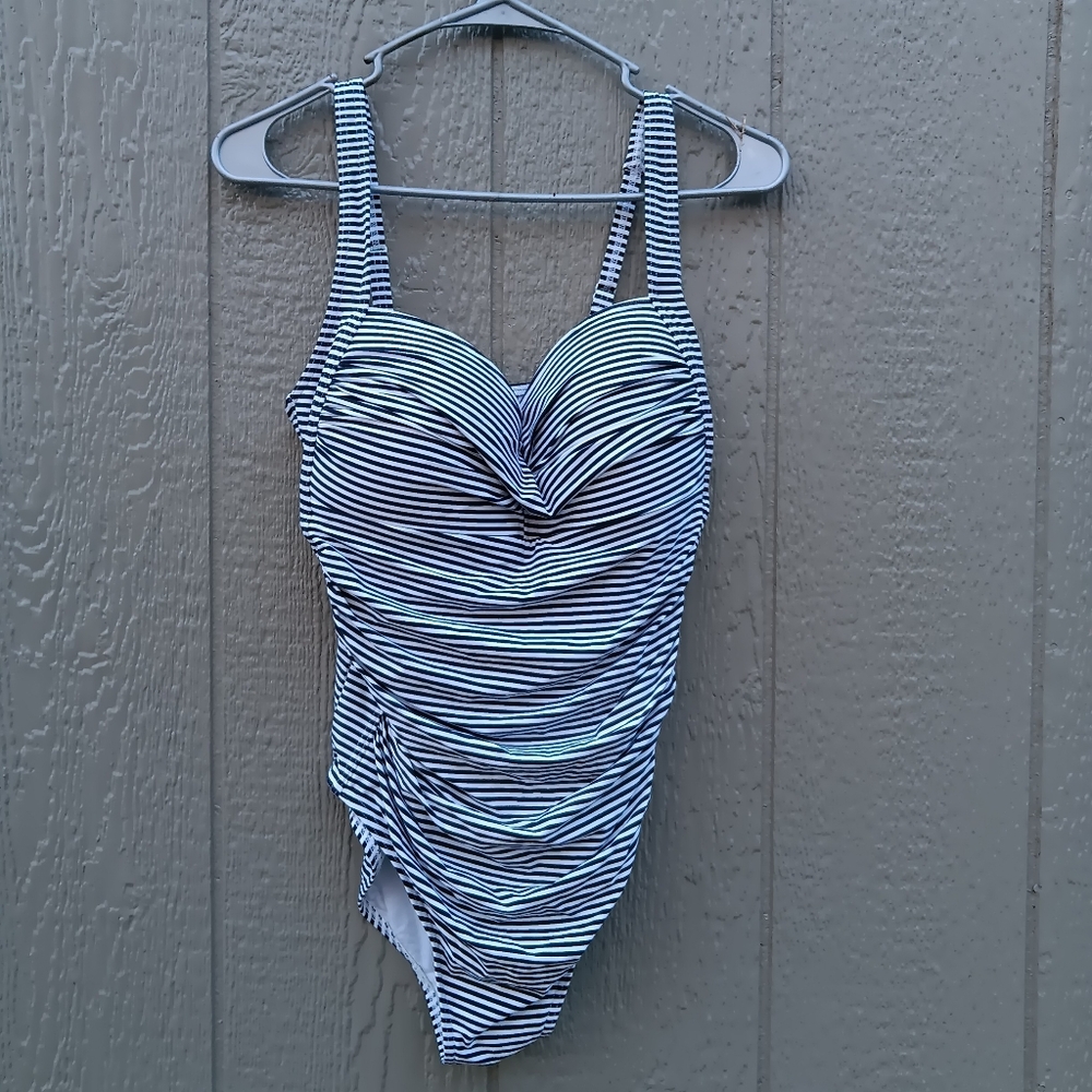 BOND-EYE Austalia Striped One Piece Swimsuit 10 D/DD